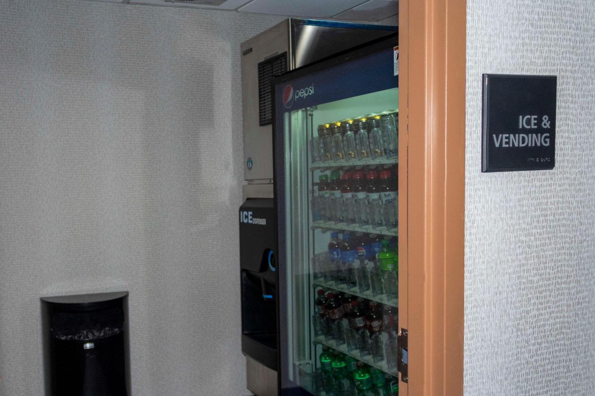 Hampton Inn & Suites Riverton Eksteriør billede