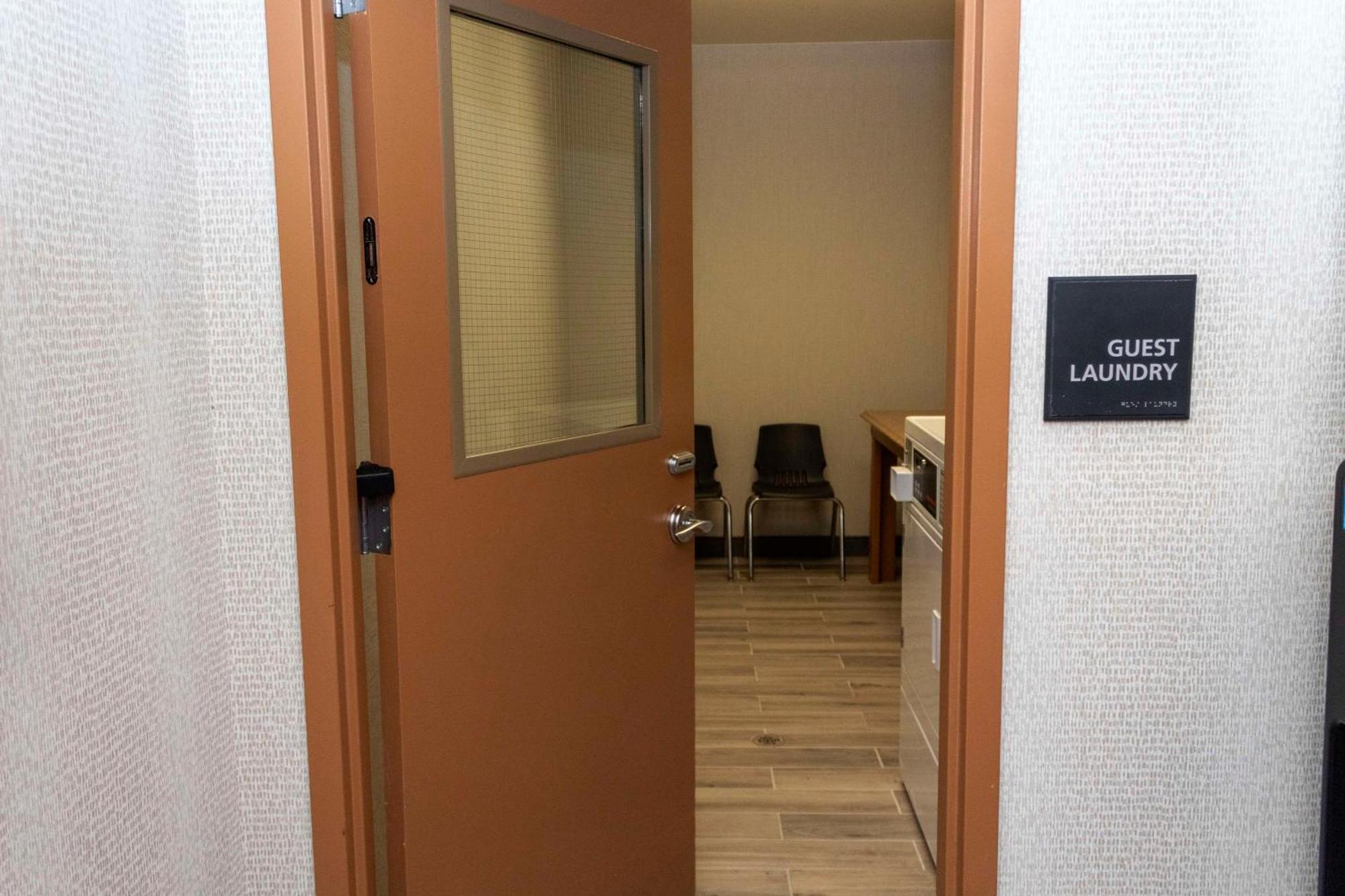 Hampton Inn & Suites Riverton Eksteriør billede